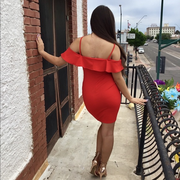 NWT Red Cold Shoulder Dress size Medium - Picture 4 of 8